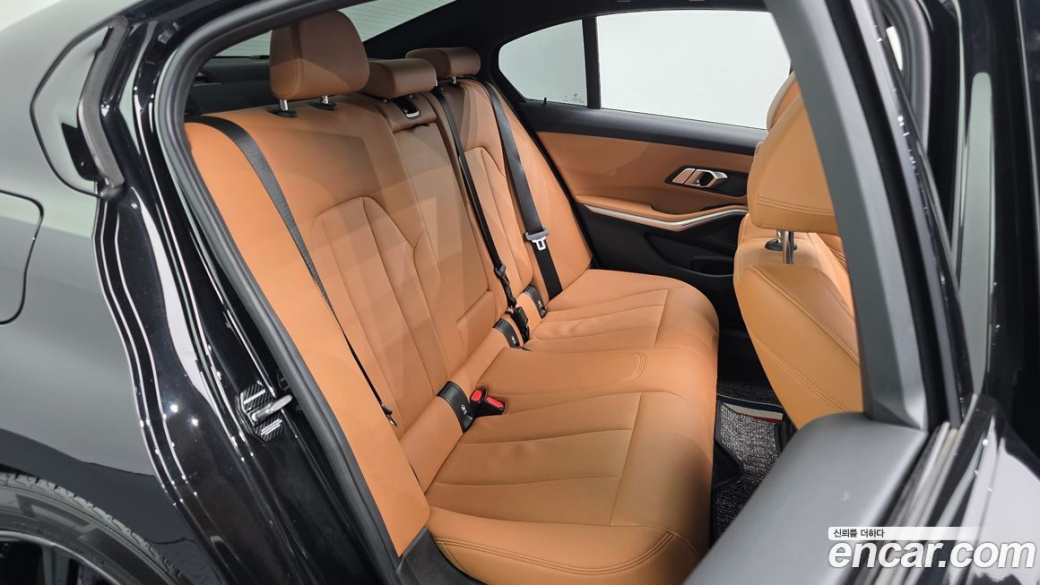 BMW 3-Series 320i M Sport, 2023