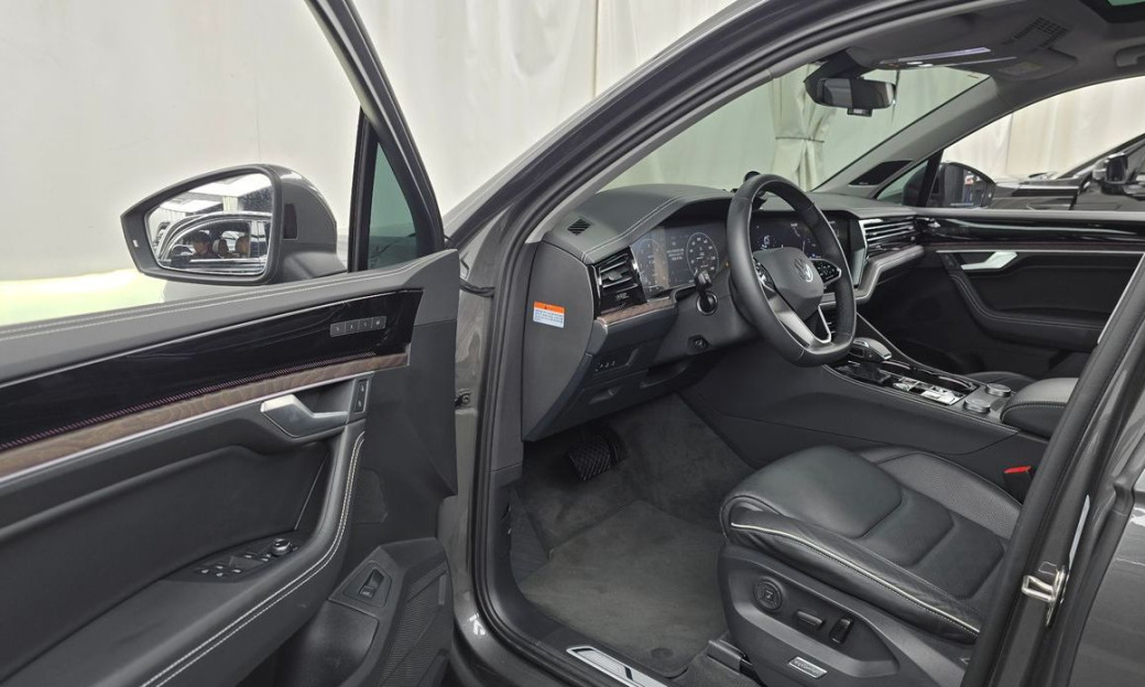 Volkswagen Touareg 3.0 TDI Prestige, 2024