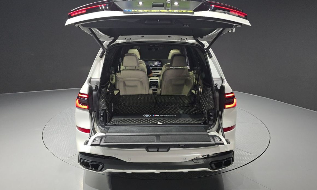 BMW X7 M60i xDrive M sport 6STR, 2024
