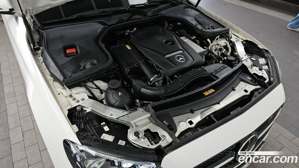 Mercedes-Benz E-Class E250 AMG Line, 2023