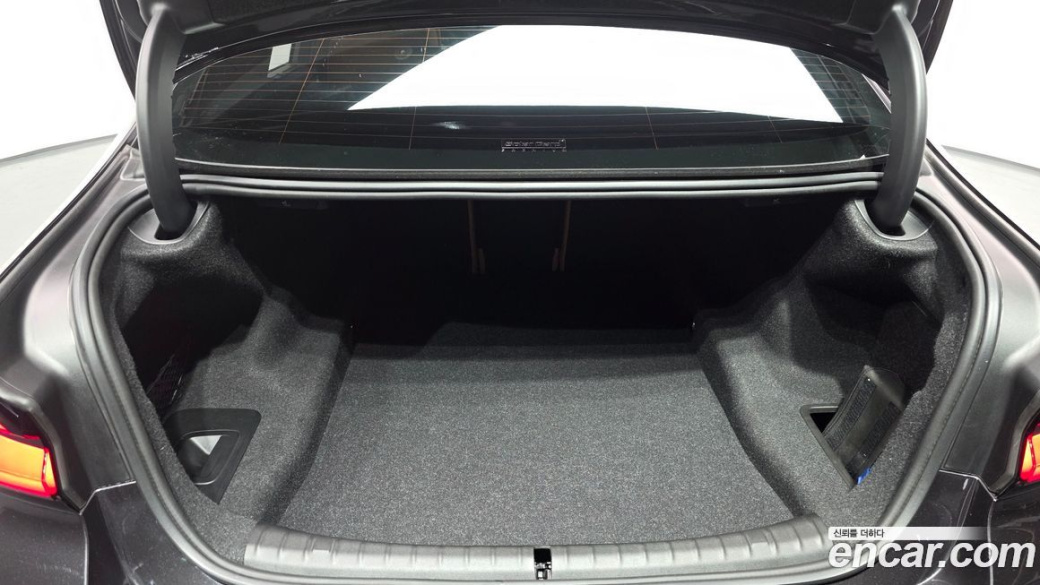 BMW 5-Series 520i M Sport, 2023