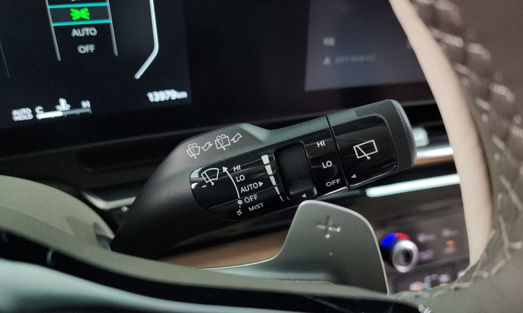Kia Carnival 9-Seater Gravity, 2024