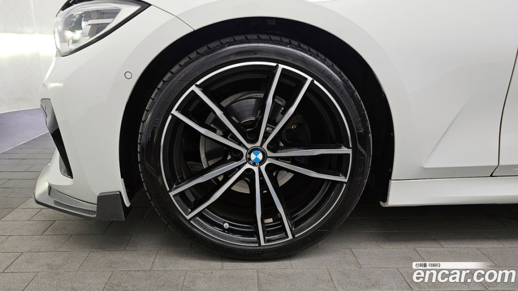 BMW 3-Series 320i M Sport, 2022