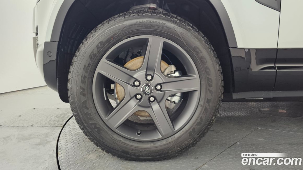 Land Rover Defender 90 D250 X-Dynamic SE, 2025