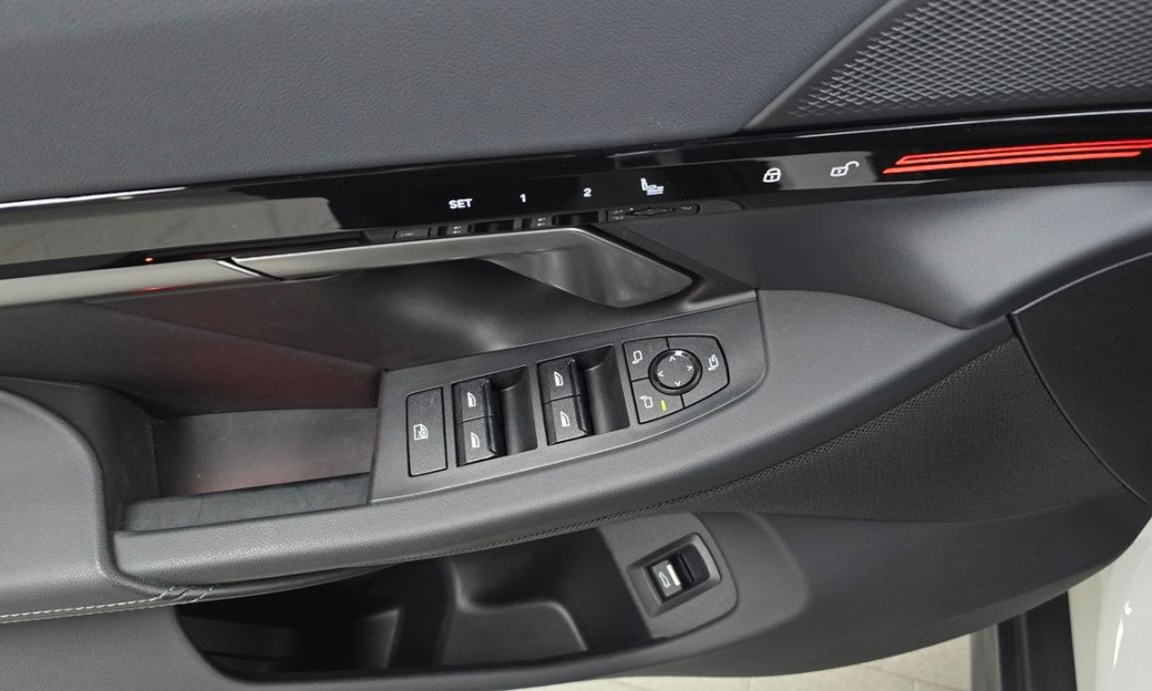 BMW 5-Series 520i, 2024