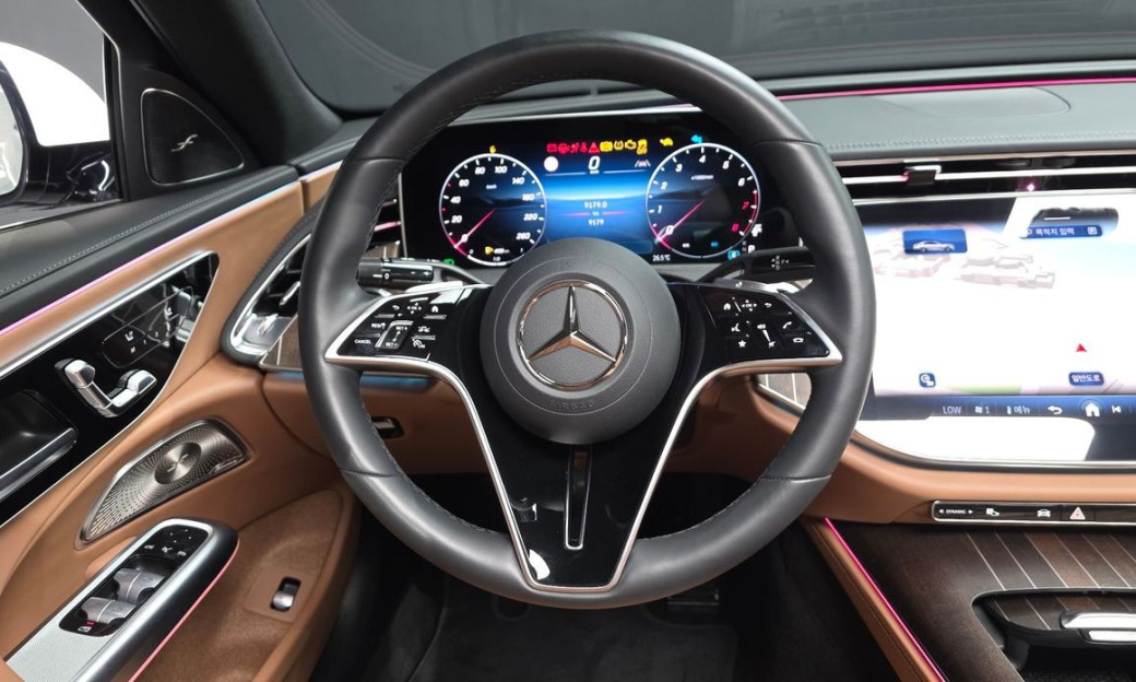 Mercedes-Benz E-Class E300 4MATIC Exclusive, 2024