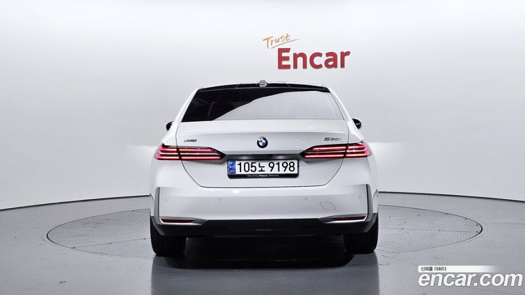 BMW 5-Series 530i xDrive, 2024