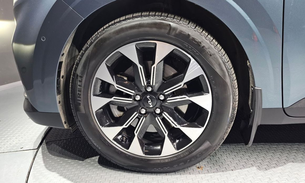 Kia Carnival 7-Seater Signature, 2023