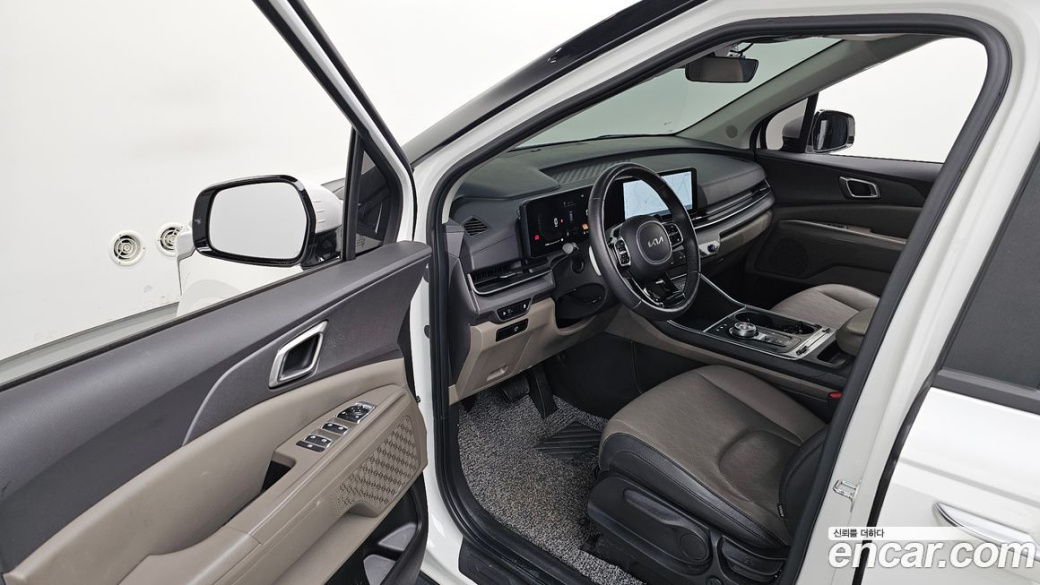Kia Carnival 9-Seater Prestige, 2024