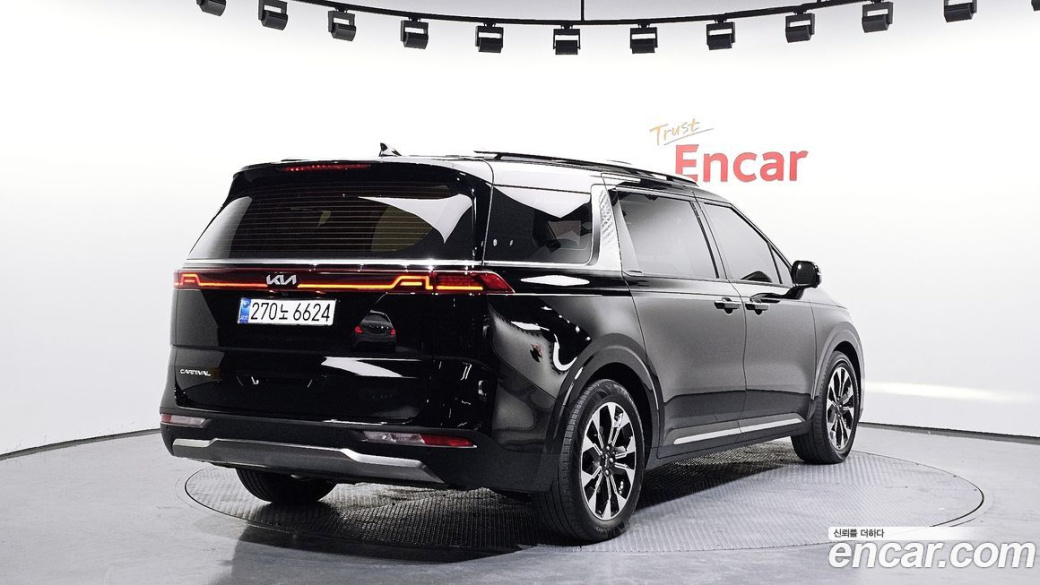 Kia Carnival 9-Seater Signature, 2022