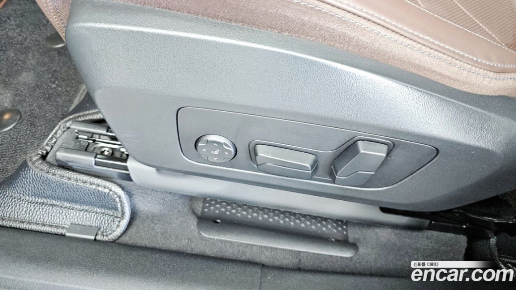 BMW 2-Series 218d Luxury, 2024