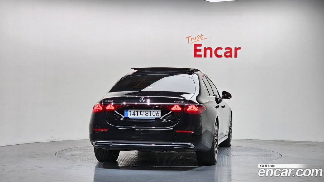 Mercedes-Benz E-Class E300 4MATIC Exclusive, 2024