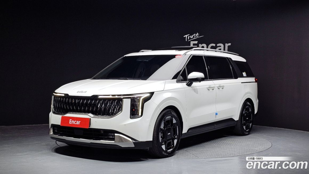 Kia Carnival 7-Seater Signature, 2024