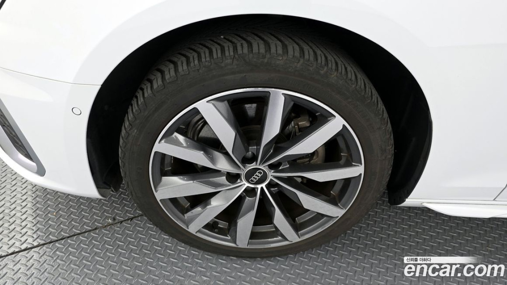 Audi A4 40 TFSI Premium, 2023