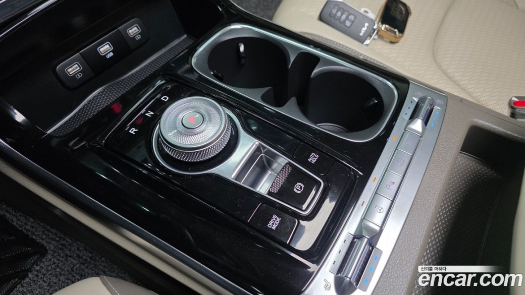 Kia Carnival 7-Seater Signature, 2023