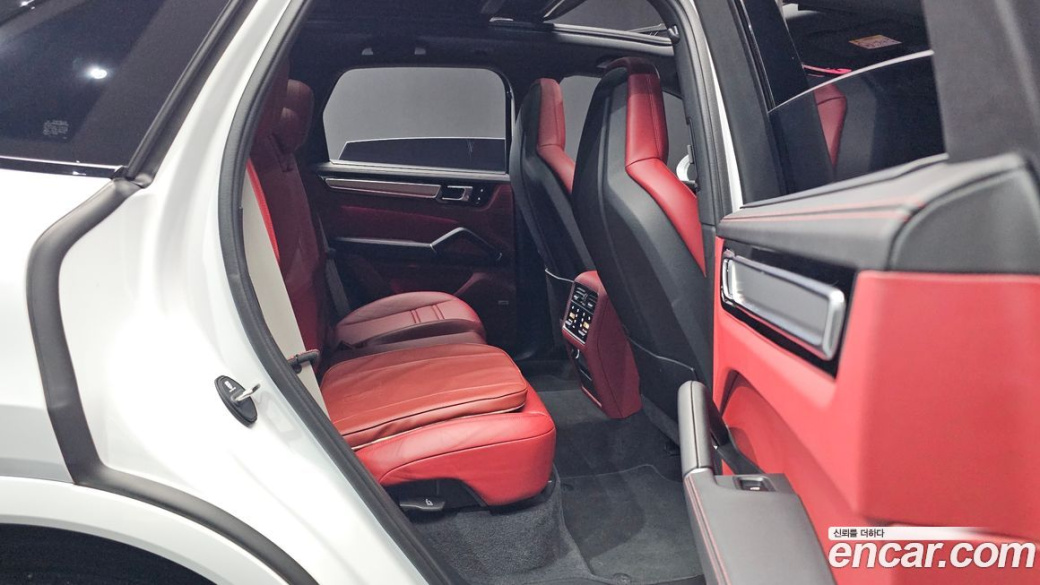 Porsche Cayenne 3.0 PLATINUM EDITION, 2023