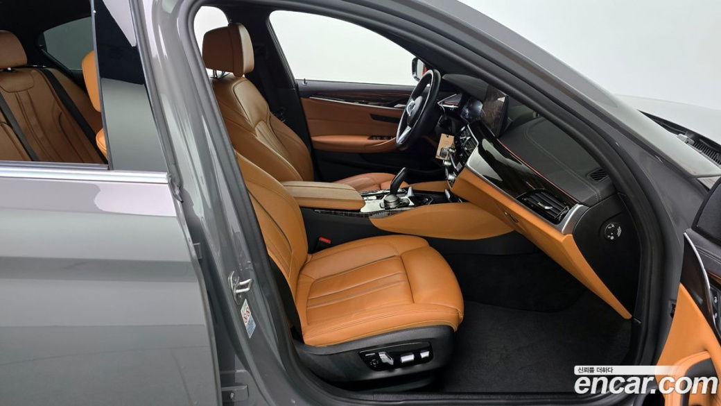 BMW 5-Series 520i M Sport, 2022