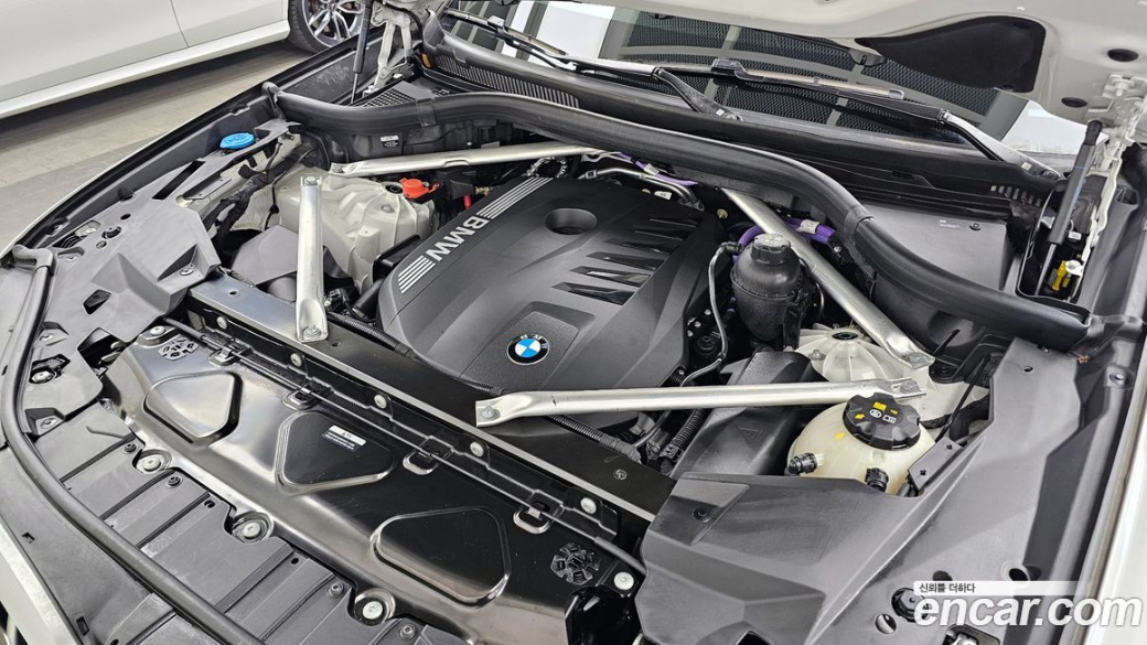 BMW X6 xDrive40i M Sport, 2025