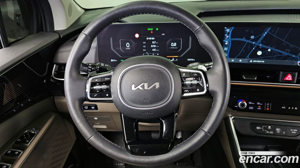 Kia Carnival 9-Seater Signature, 2024