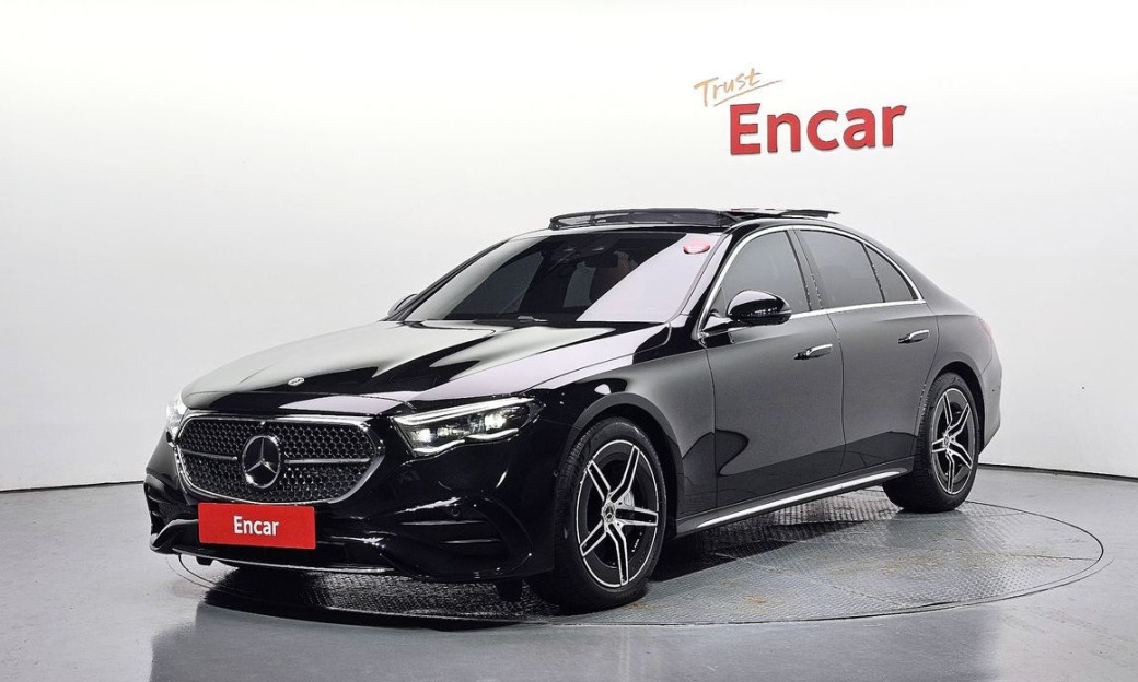 Mercedes-Benz E-Class E300 4MATIC AMG Line, 2025