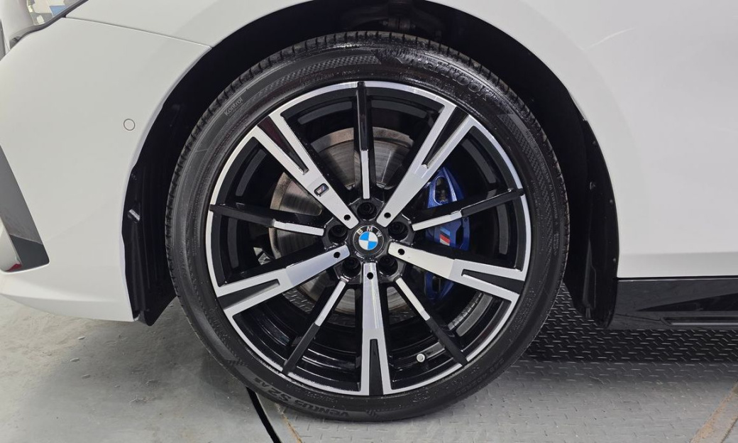 BMW 5-Series 530i xDrive M Sport, 2024