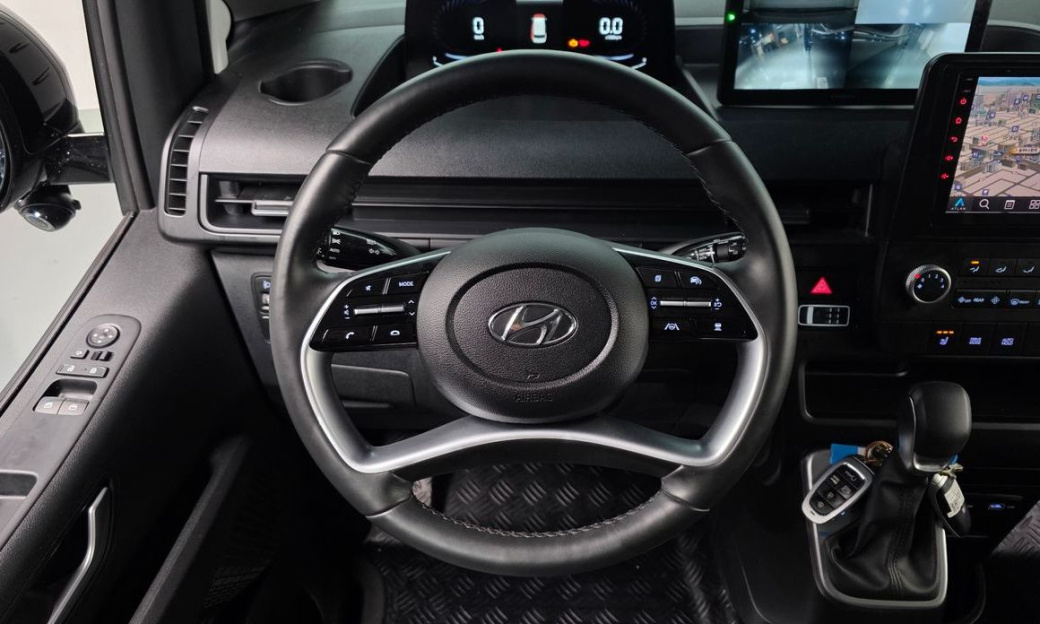 Hyundai Staria 4WD Tourer 9-Seater, 2024