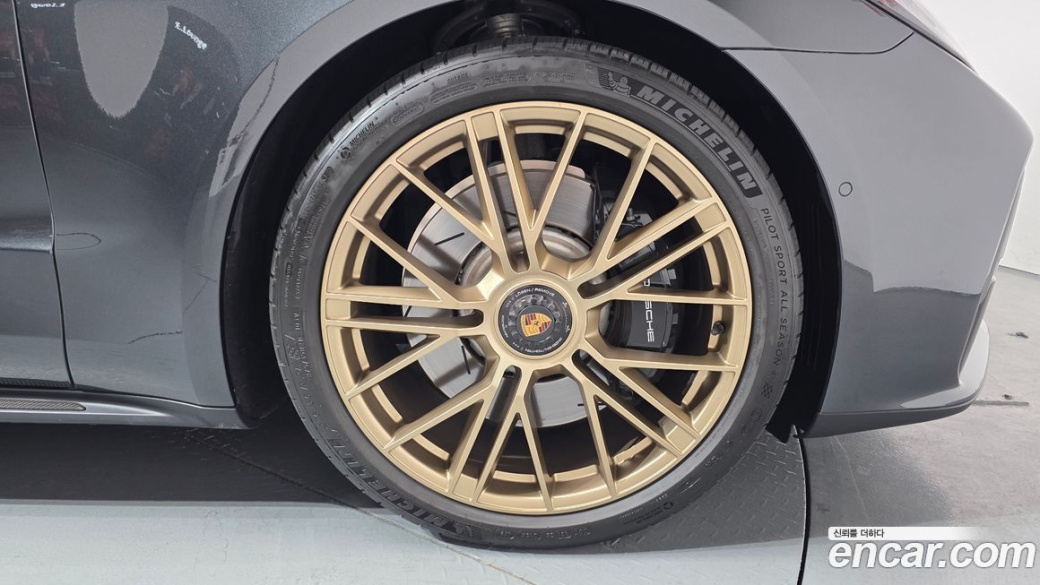Porsche Panamera 4.0 GTS, 2025
