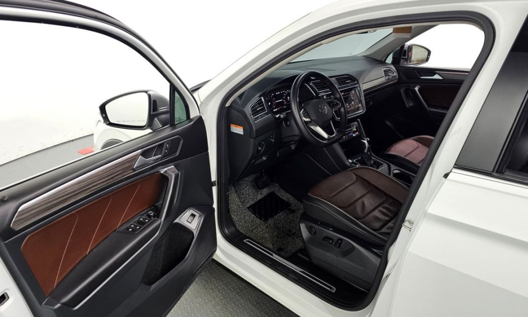 Volkswagen Tiguan 2.0 TSI Prestige, 2023
