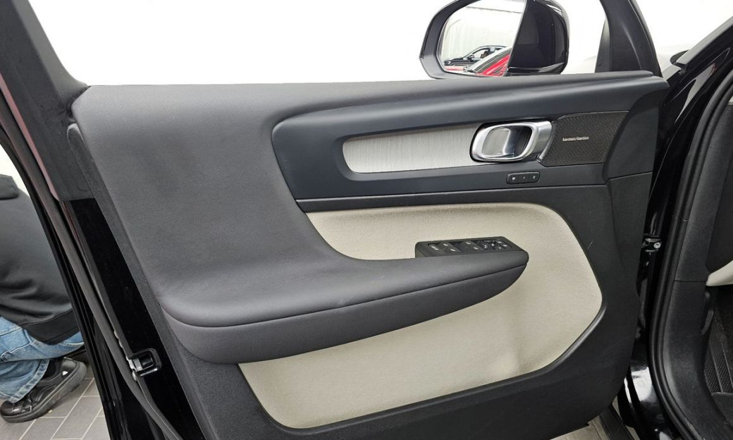Volvo XC40 B4 Ultimate Bright, 2024
