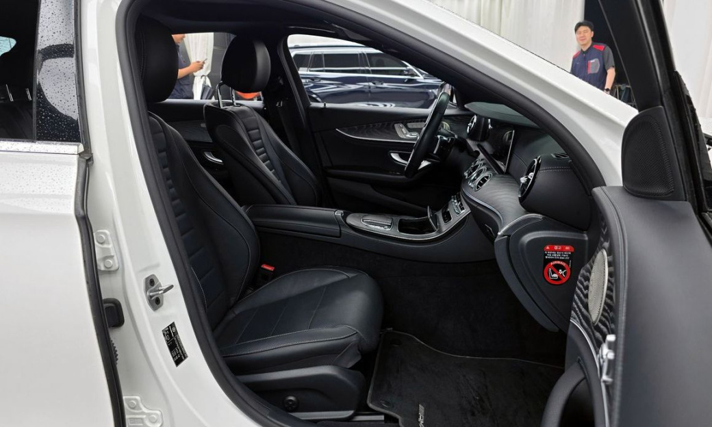 Mercedes-Benz E-Class E350 4MATIC AMG Line, 2022