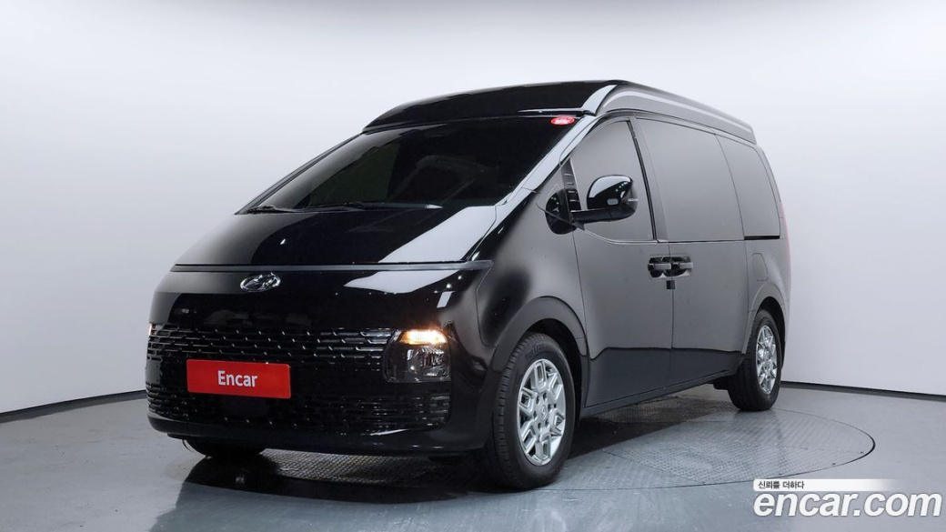 Hyundai Staria 4WD , 2023