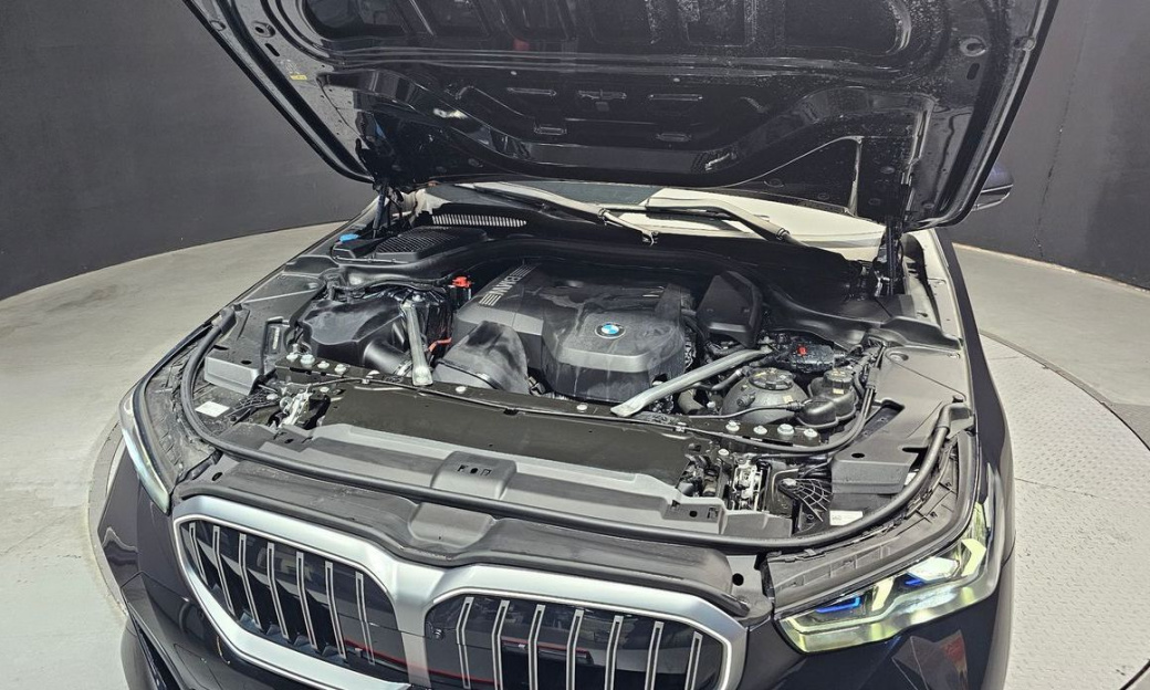 BMW 5-Series 530i xDrive M Sport, 2024