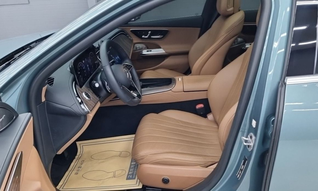 Mercedes-Benz E-Class E300 4MATIC Exclusive, 2024