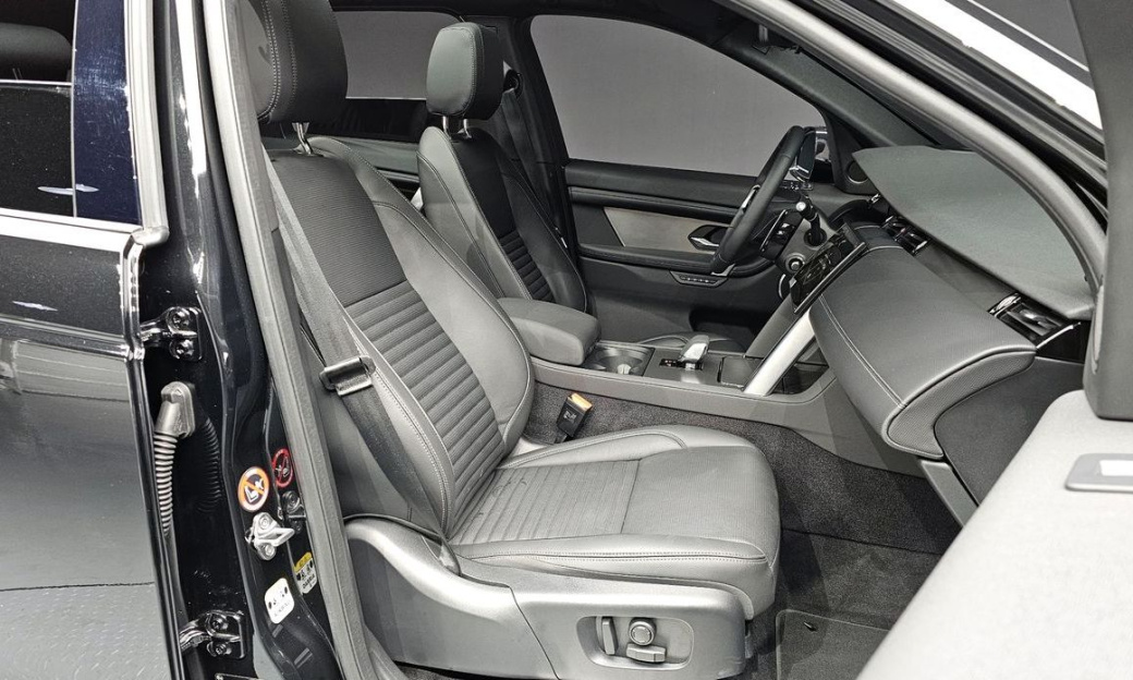 Land Rover Discovery Sport P250 Dynamic SE, 2025