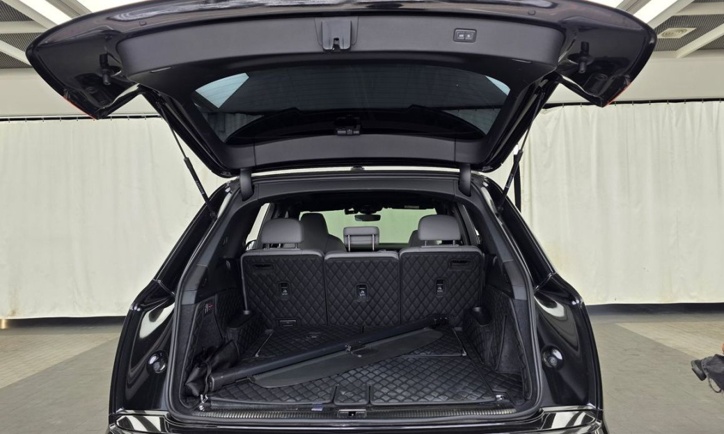 Audi Q7 55 TFSI Quattro Premium, 2022