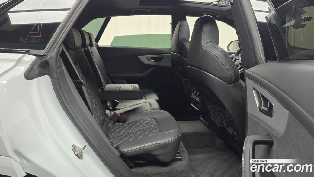 Audi Q8 55 TFSI Quattro Premium, 2023