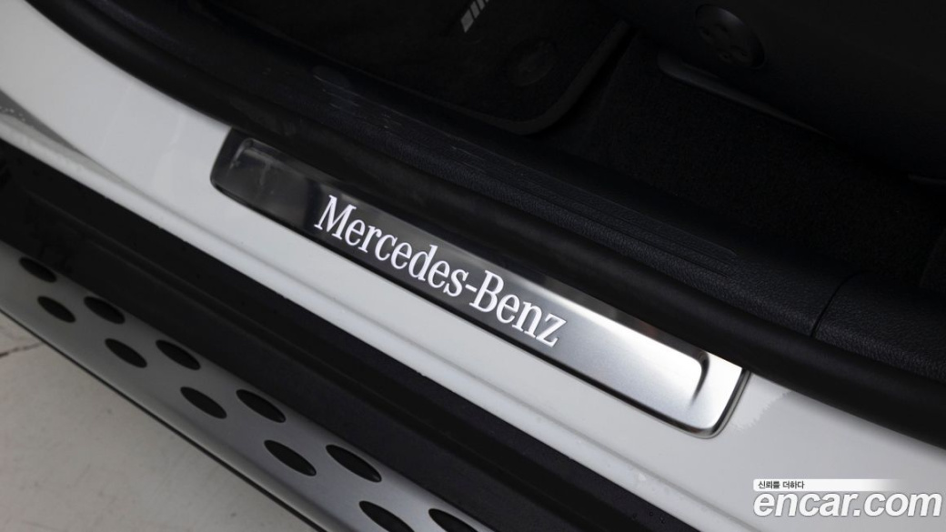 Mercedes-Benz GLC-Class GLC300 4MATIC AMG Line, 2025