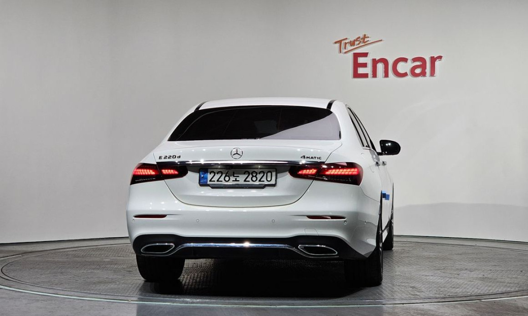 Mercedes-Benz E-Class E220d 4MATIC AMG Line, 2022