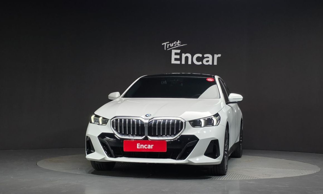 BMW 5-Series 520i M Sport, 2025
