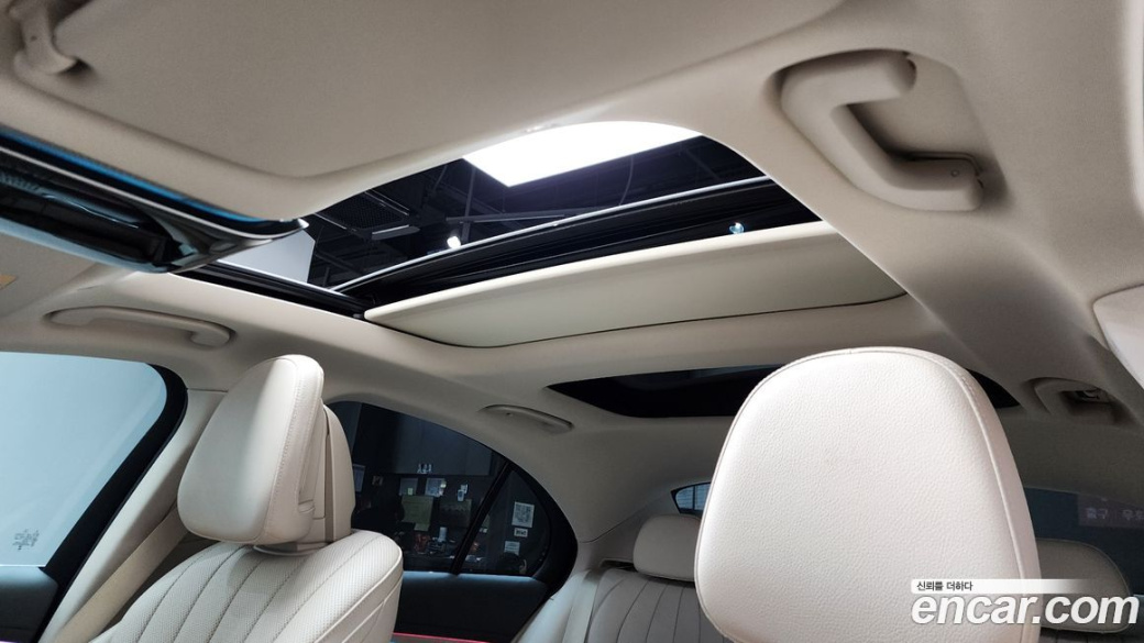 Mercedes-Benz E-Class E300 4MATIC AMG Line, 2024