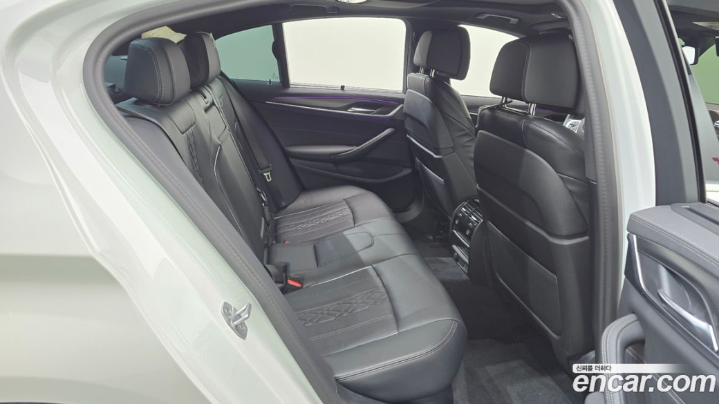 BMW 5-Series 523d xDrive M Sport, 2023