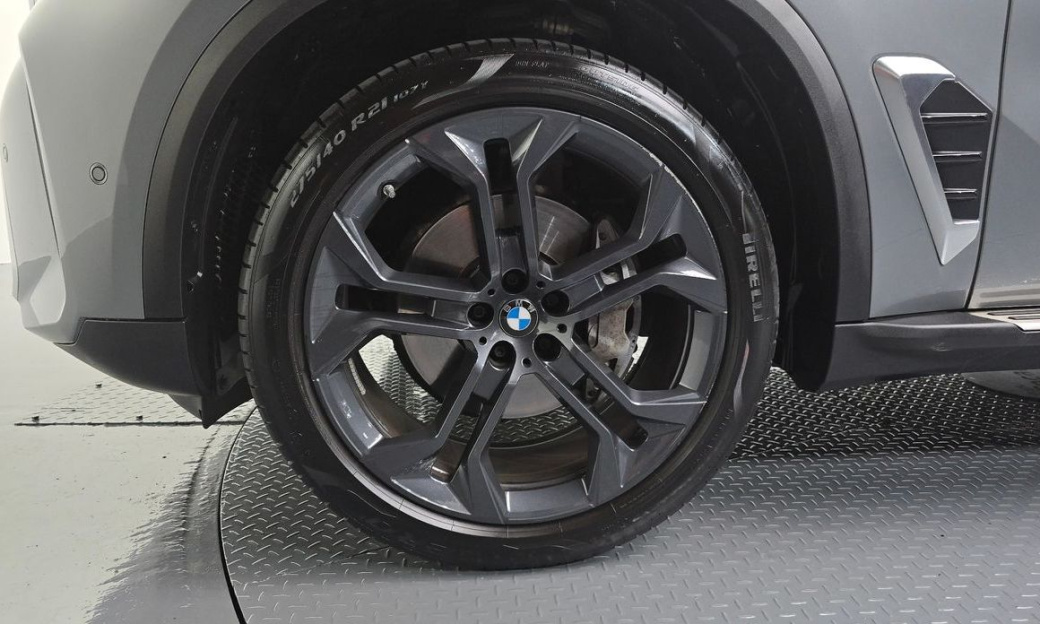 BMW X5 xDrive 40i xLine, 2024