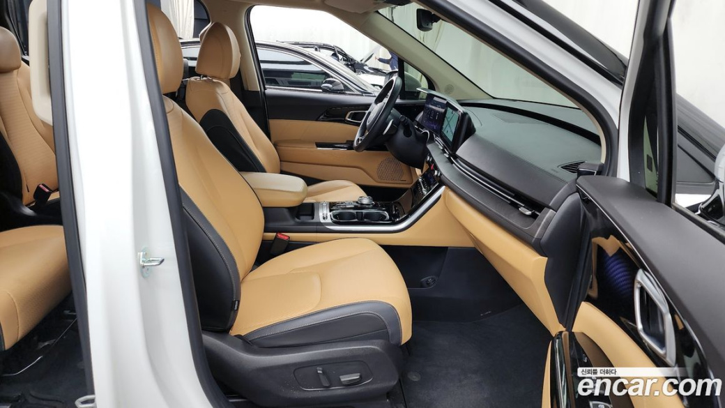 Kia Carnival 9-Seater Signature, 2023