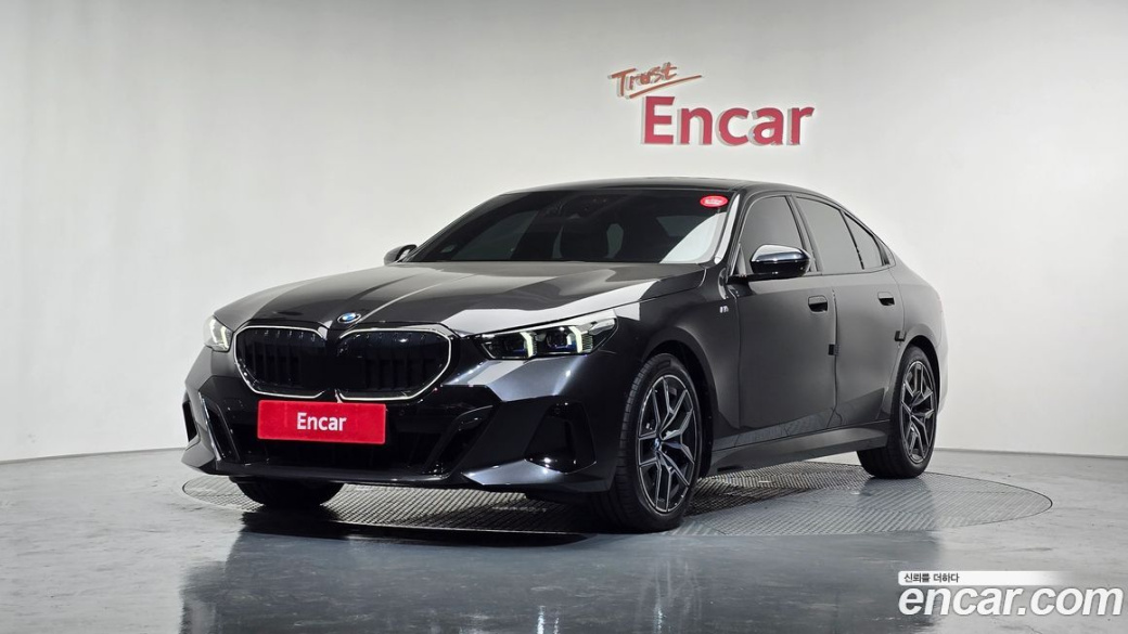 BMW 5-Series 520i M Sport, 2025