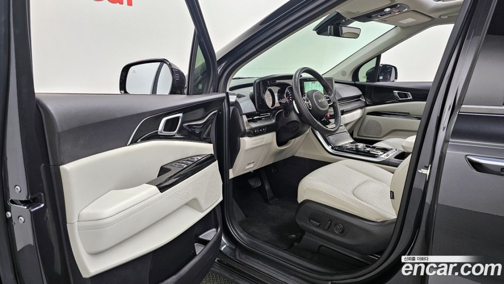 Kia Carnival 7-Seater Noblesse, 2023