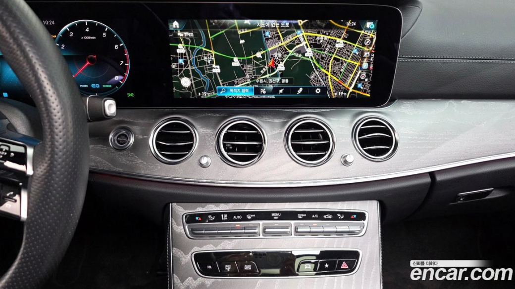 Mercedes-Benz E-Class E350 4MATIC AMG Line, 2023