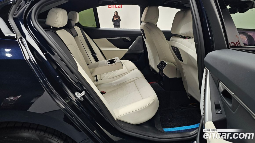 BMW 5-Series 520i M Sport, 2025