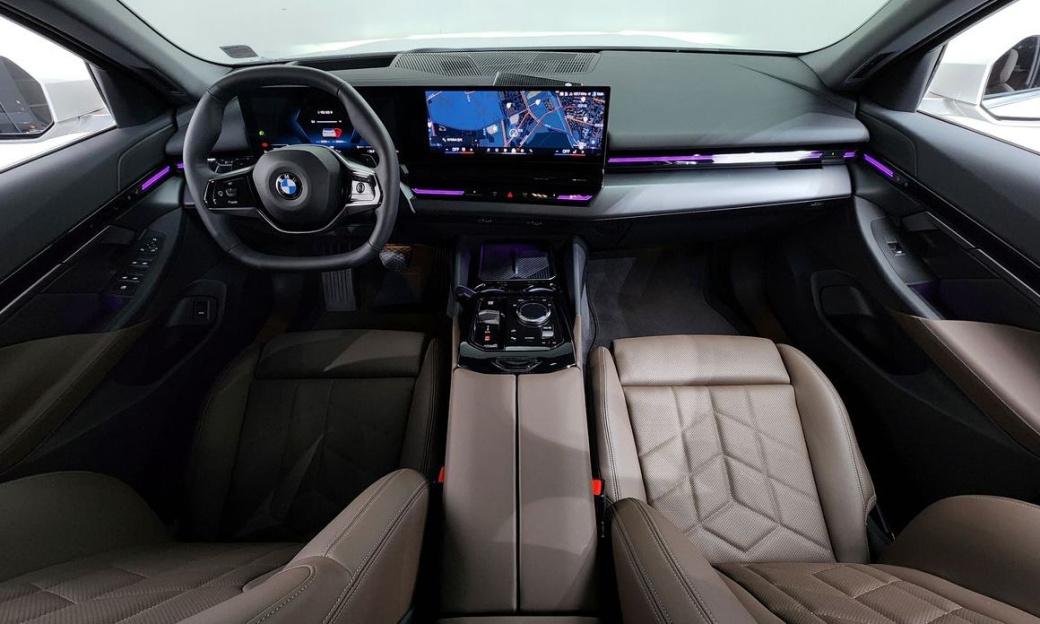 BMW 5-Series 520i, 2024
