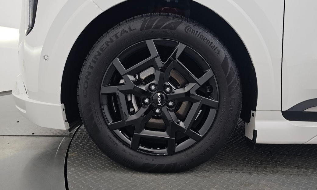 Kia Carnival 7-Seater Gravity, 2025