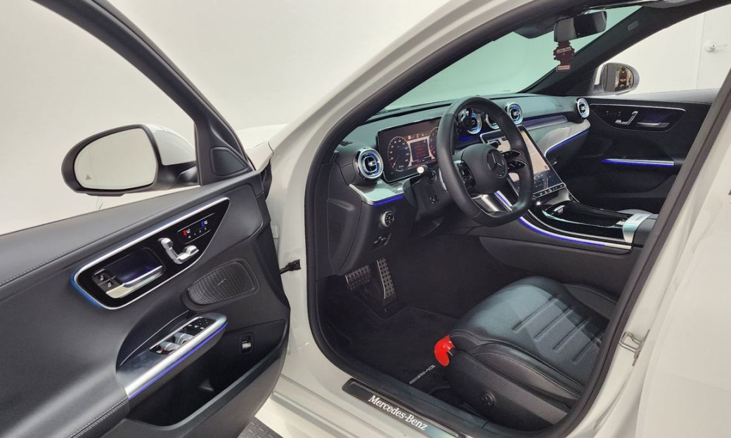 Mercedes-Benz C-Class C200 AMG Line, 2025